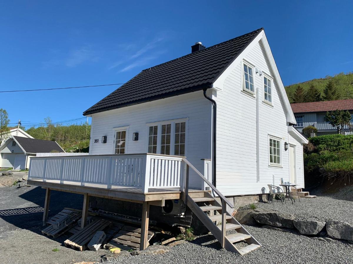 Villa Koselig Nyrestaurert Hus Med Flott Utsikt! Reine Exterior foto