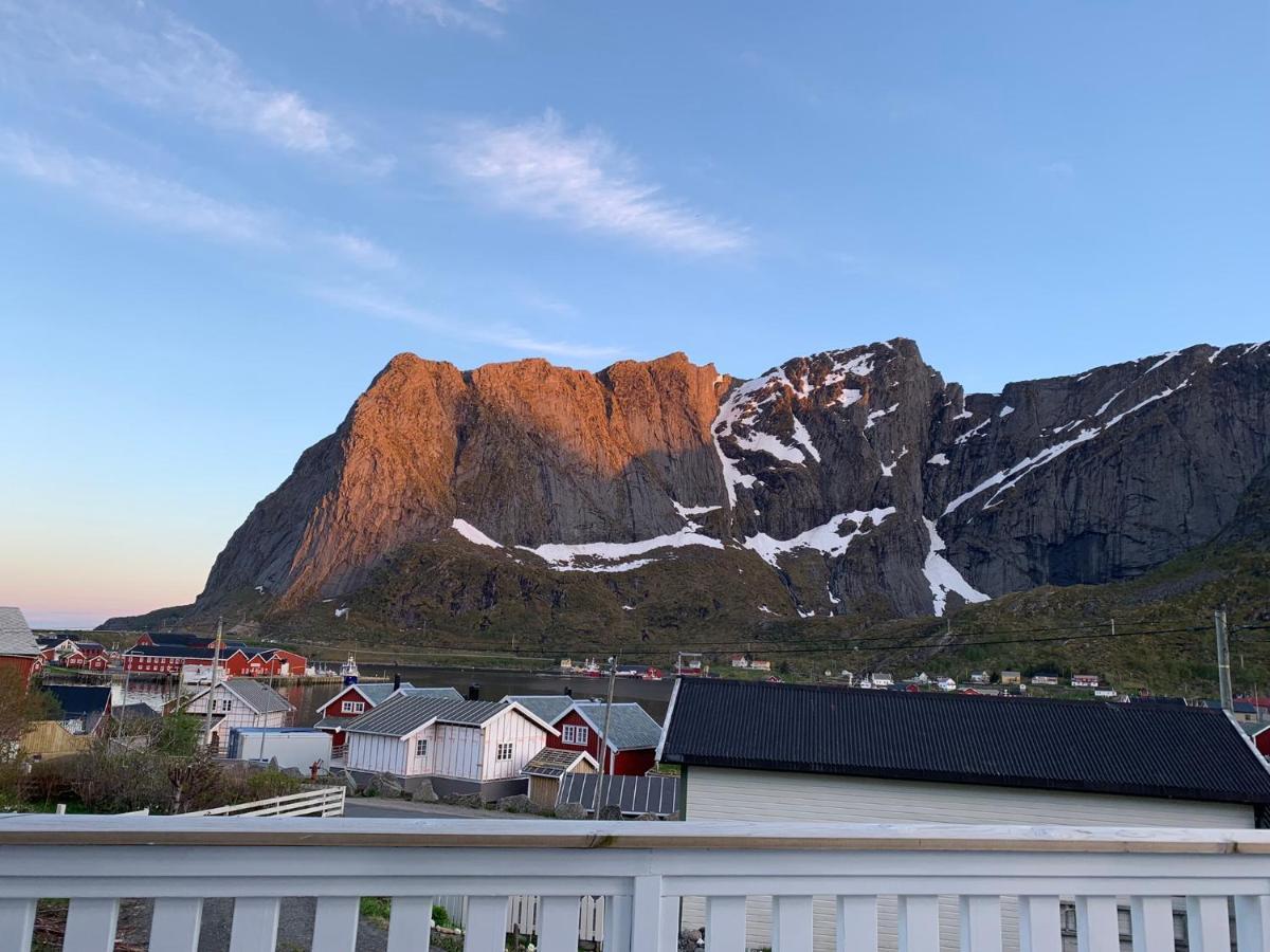 Villa Koselig Nyrestaurert Hus Med Flott Utsikt! Reine Exterior foto