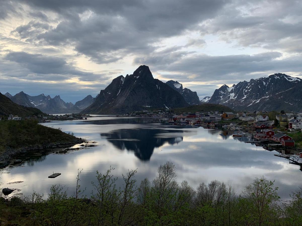 Villa Koselig Nyrestaurert Hus Med Flott Utsikt! Reine Exterior foto